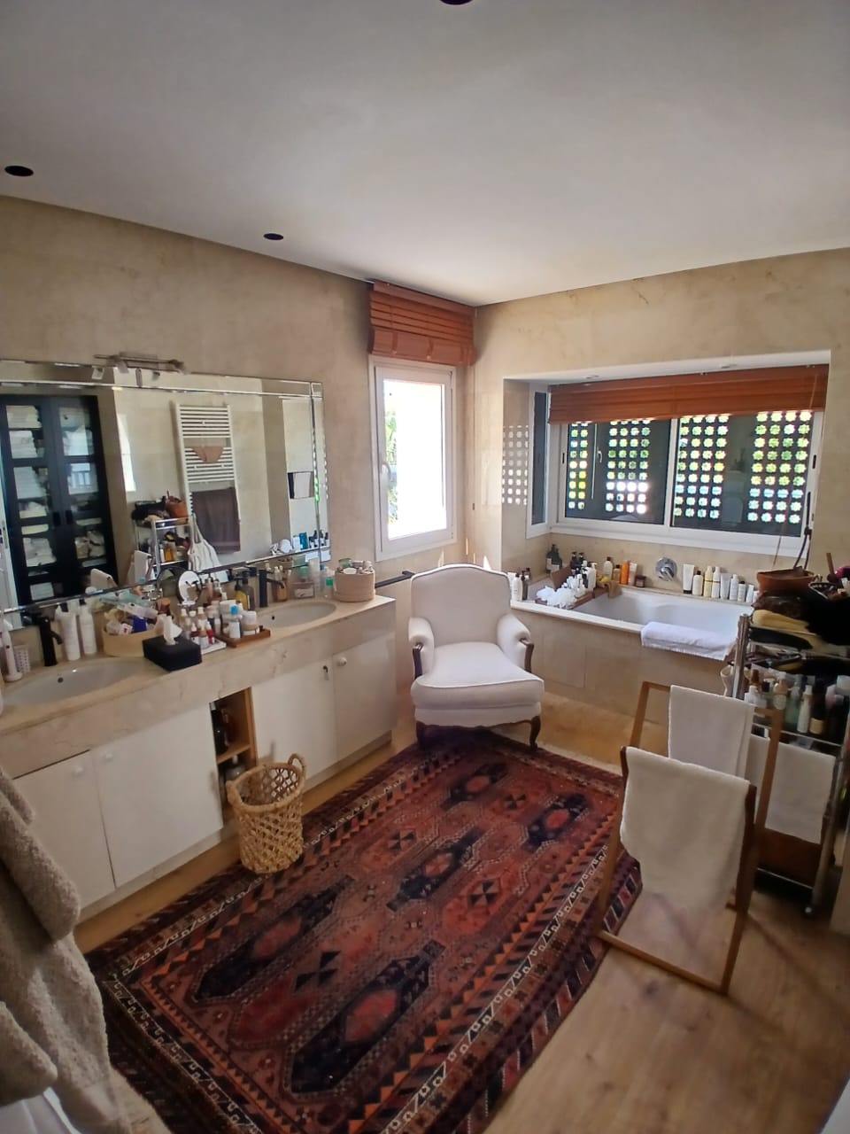 Superbe villa de 710 m2 a vendre