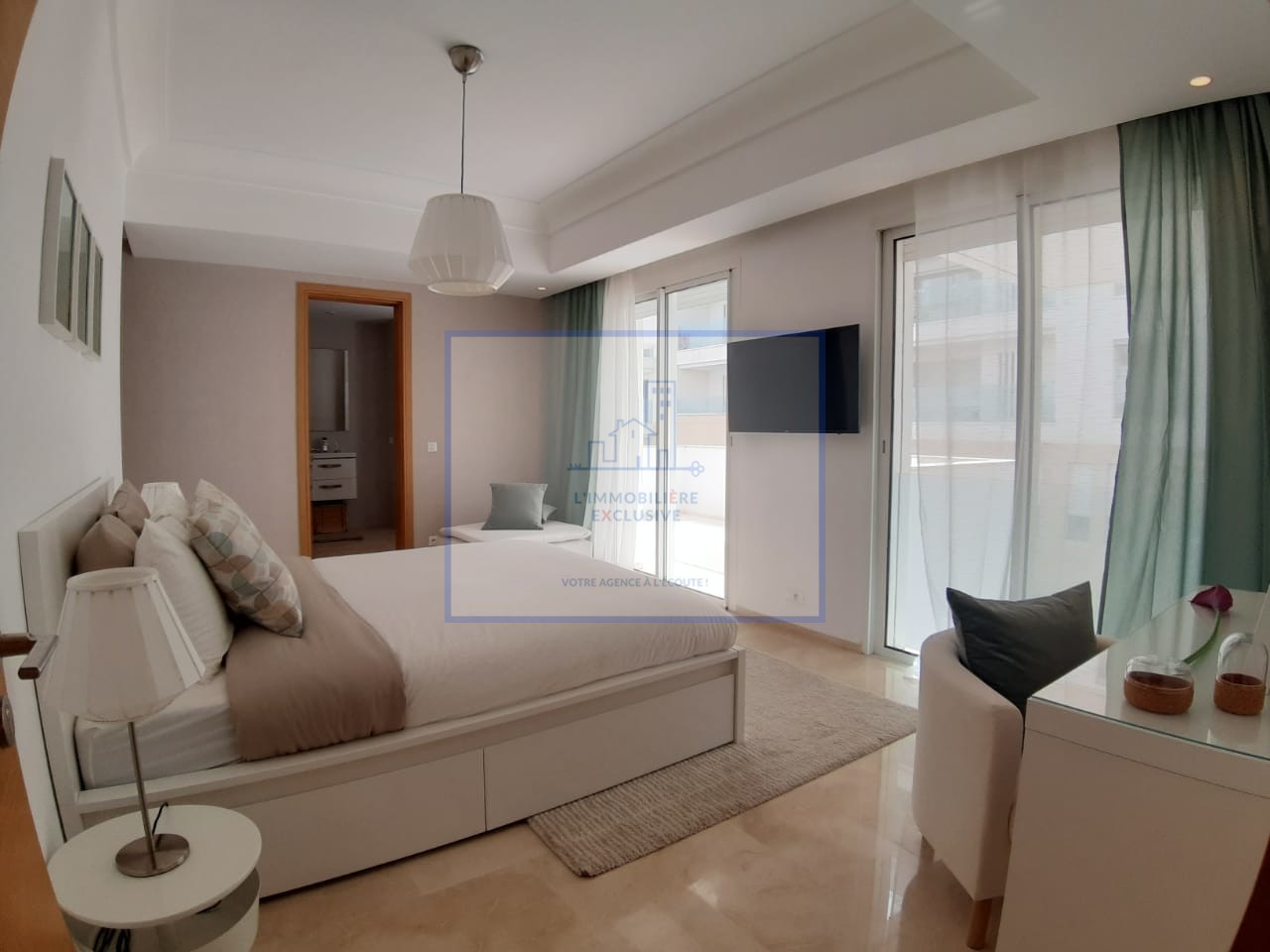 CFC- LOCATION D'UN SUPERBE APPARTEMENT-SOLARIUM — 5