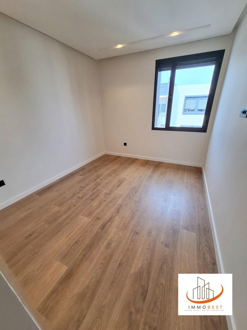 Dar Bouazza, vente d’un appartement Dans une belle résidence gardée, proche du 1er Macdonalds, à 10  km environ du Morocco Mall,  moderne &amp; ensoleillé, situé au 2ème étage et dernier étage traversant, d’une surface de 97 m² avec terrasse (vue latérale — 3