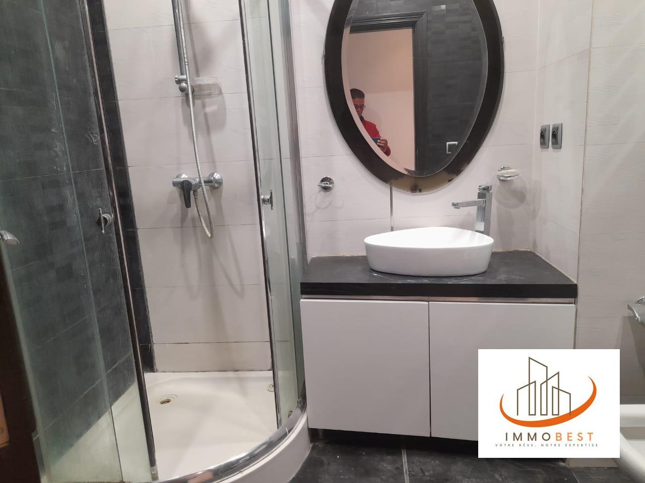 Quartier des hôpitaux, Joli appartement en location 3 CH — 4