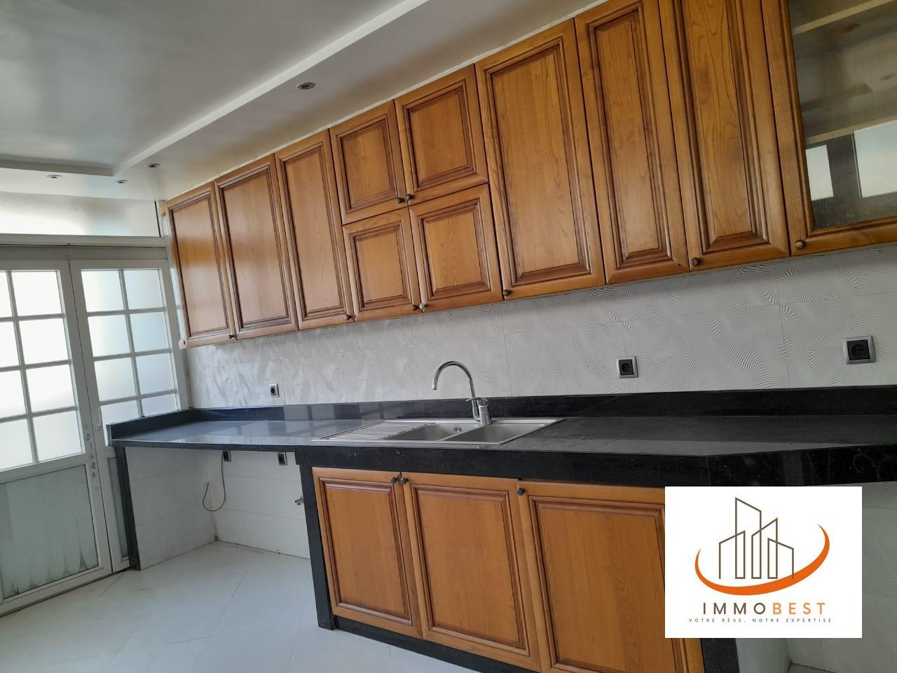 Quartier des hôpitaux, Joli appartement en location 3 CH — 6