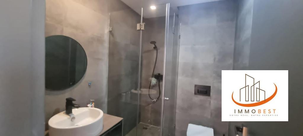 Villa 1000 m² f Autre — 9