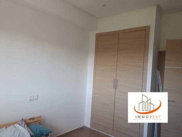 Dar bouazza, Bel appartement a louer semi meublé, — 5