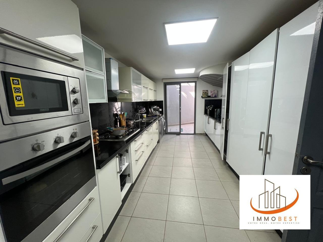 Dar Bouazza  Villa Angle à Vendre, moderne 4 CH — 5