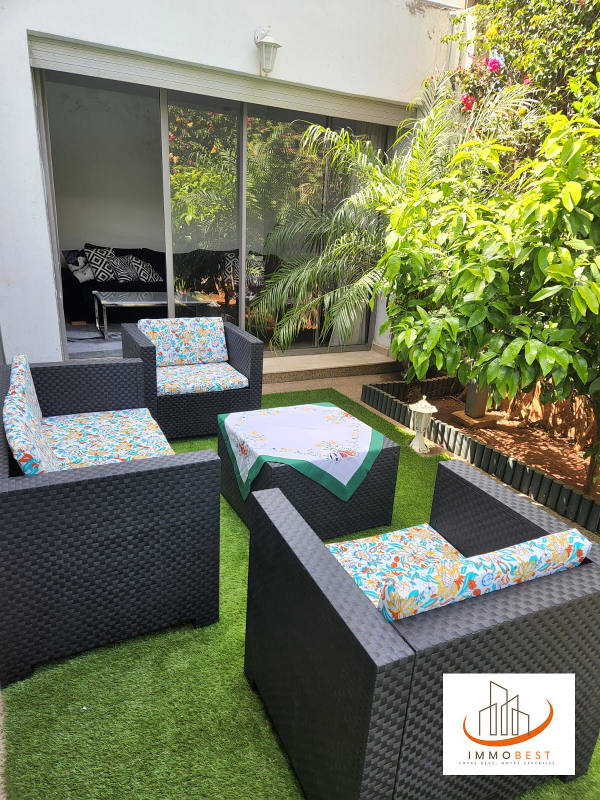 Belle villa Angle en vente, jardin et piscine privative 3 CH — 3
