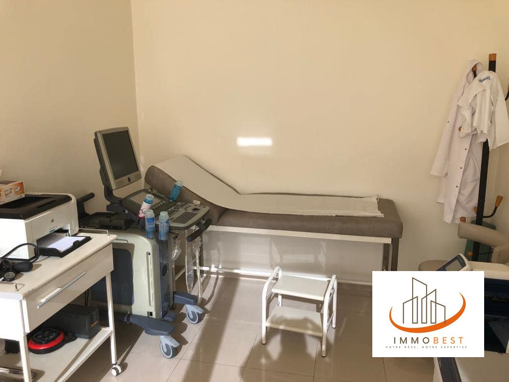 À vendre, Hay HASSANI Pas de porte d'un cabinet medical — 4