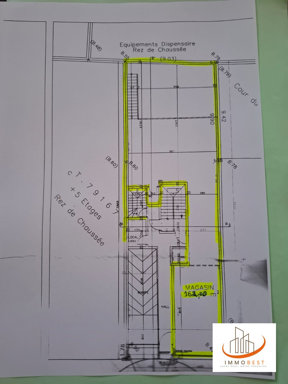 Magasin en vente quartier les Princesses 204 m² — 2