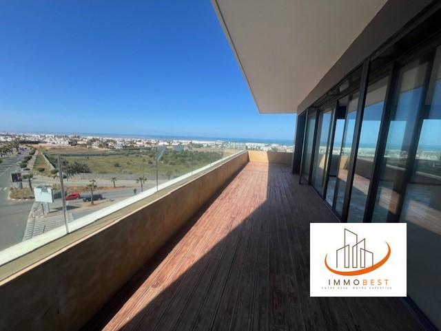 Ain Diab, location d’un bel appartement avec vue imprenable sur mer, une belle terrasse 3 CH