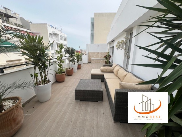 Racine proche rond point des sports, Penthouse avec terrasse en location au 5ème étage 2 CH