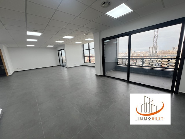 Abdelmoumen, Bureau en location 87 m², dans immeuble professionnel