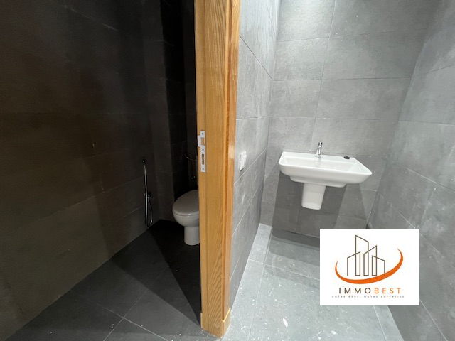 Abdelmoumen, Bureau en location 87 m², dans immeuble professionnel — 3