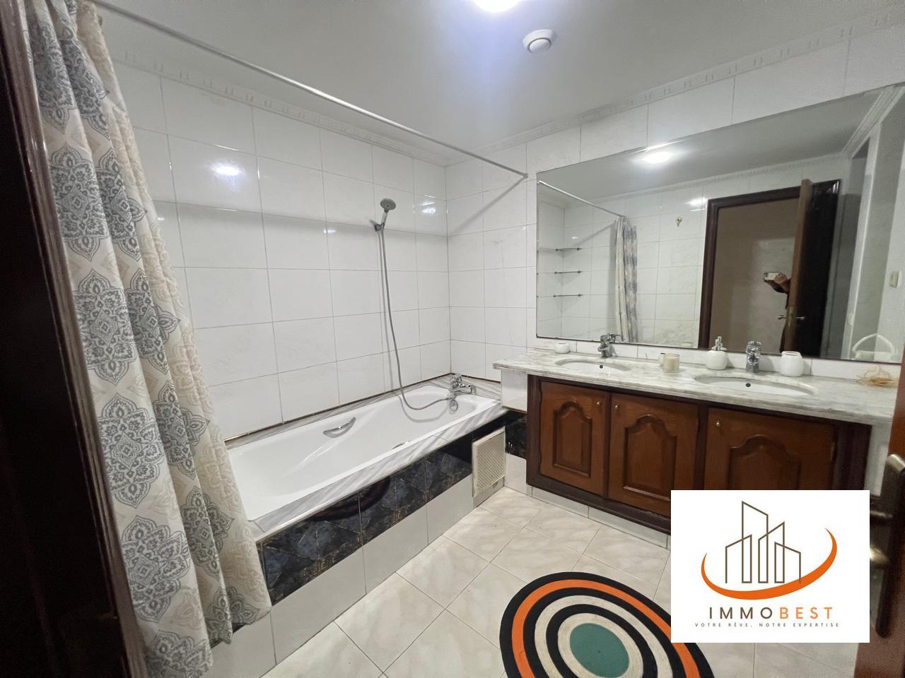 Ain diab, location d’un bel appartement meublé 3 CH — 5