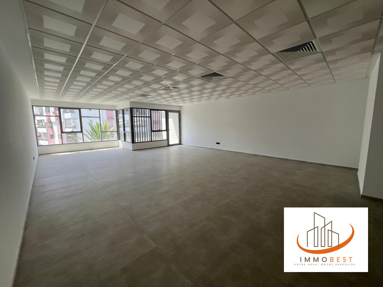 Quartier Yaakoub El Mansour, Bureau neuf en location 97 m²