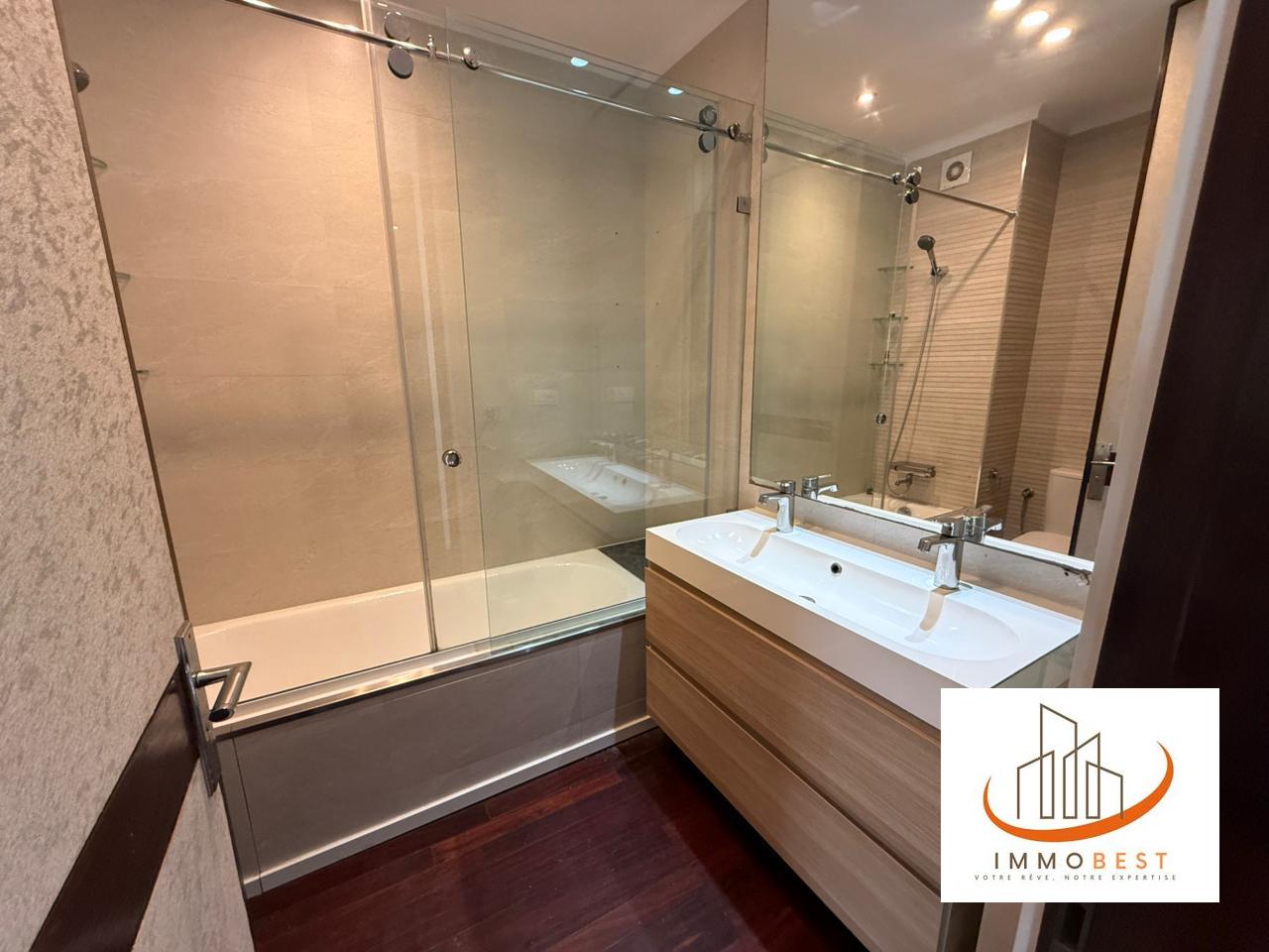 À Vendre – Appartement d’Exception à Racine, Triangle d’Or 2 CH — 3