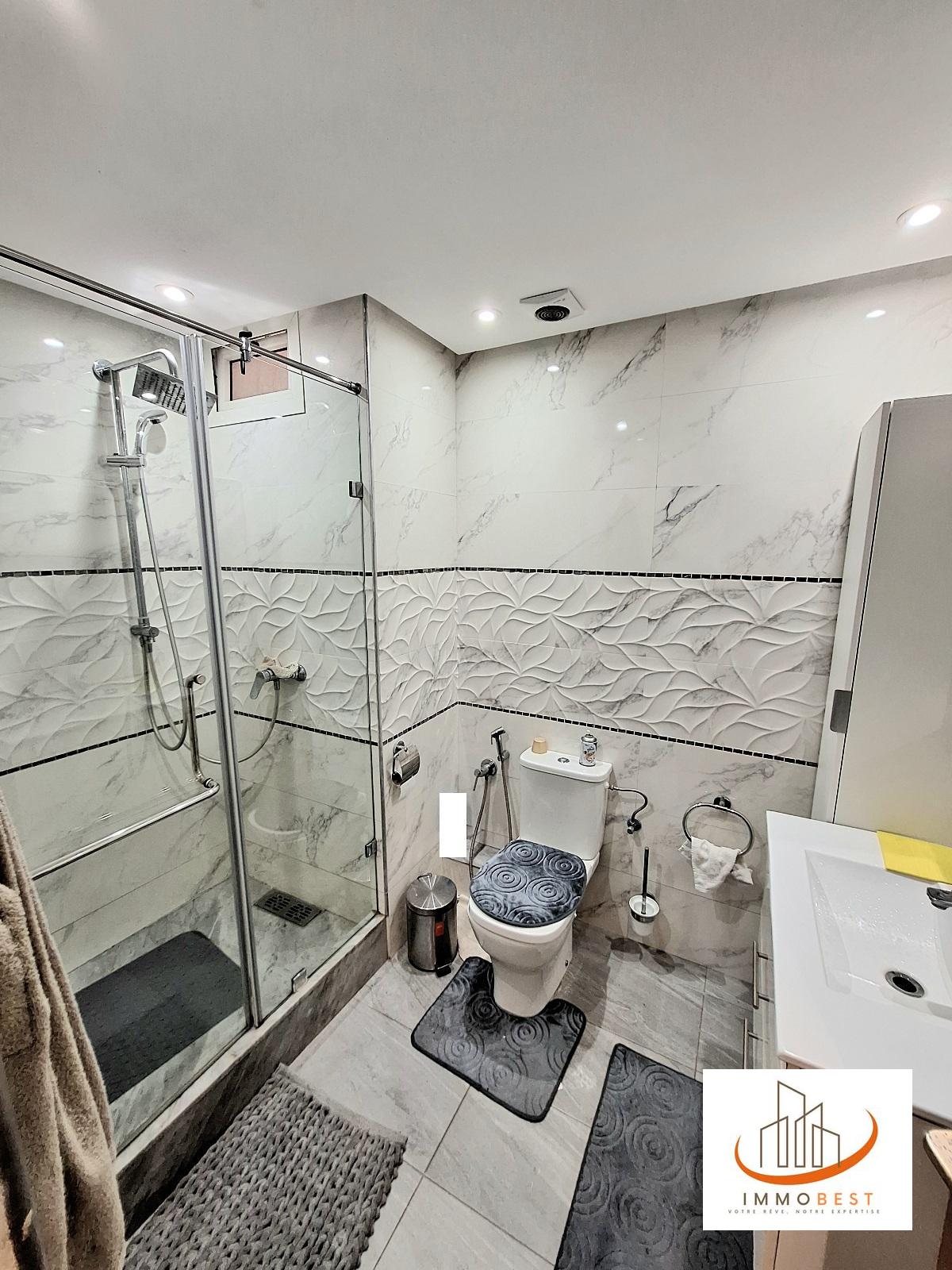 Maârif, près twin center, bel appartement A VENDRE 3 CH — 4