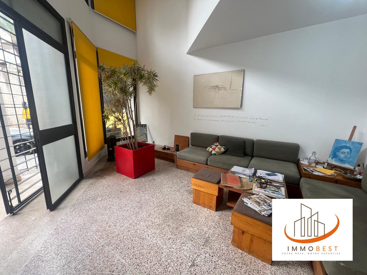Bd Ziraoui, LOCAL COMMERCIAL A VENDRE 161 m² — 2