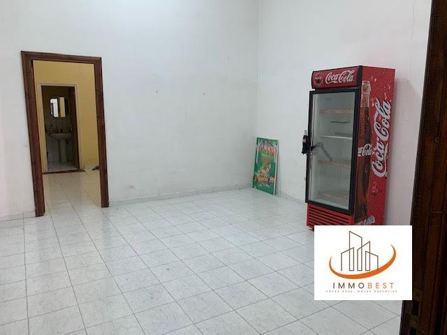 Racine, proximité de Zara,  location d’un local Commercial 70 m² — 2