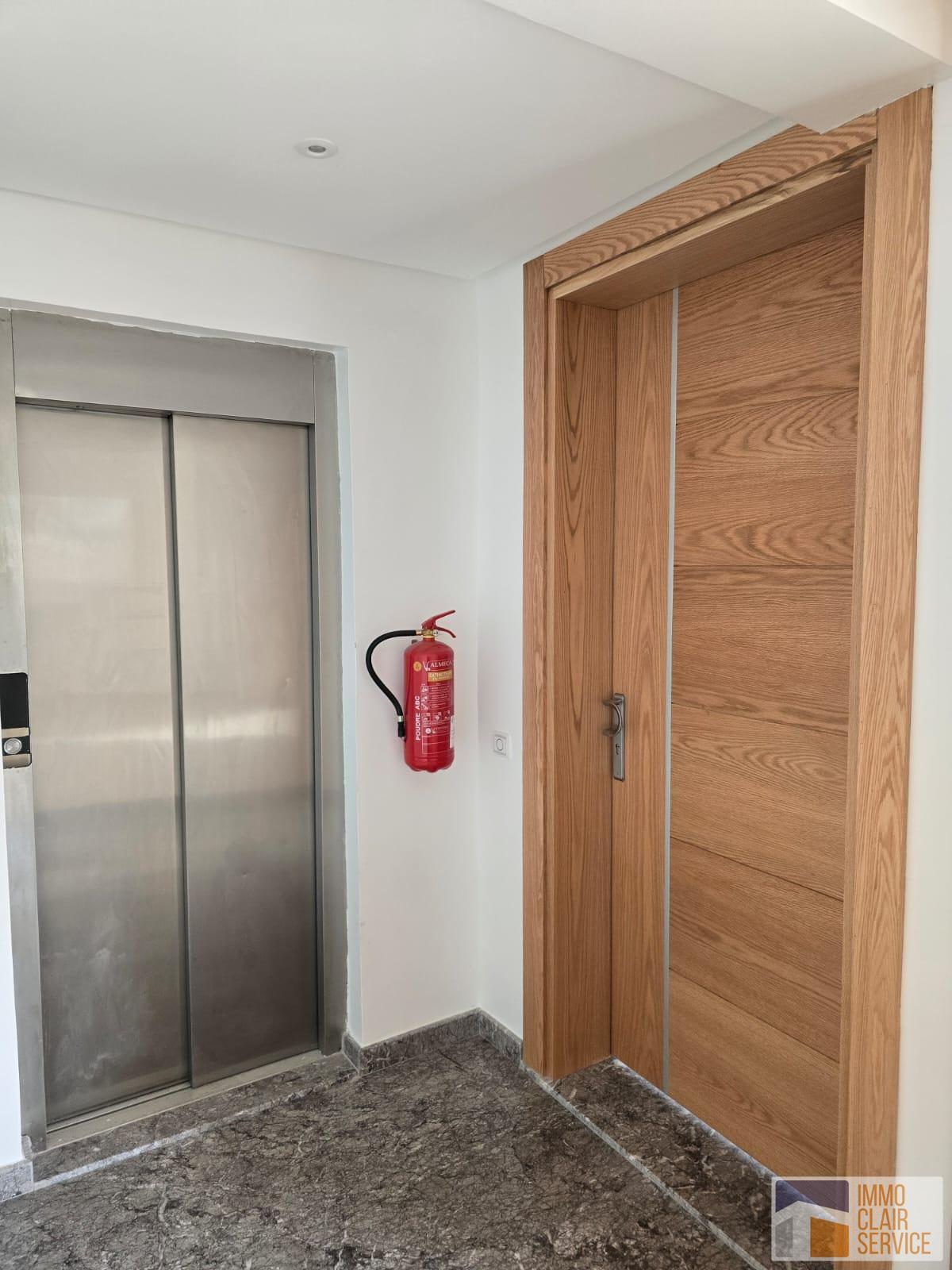 En location un immeuble (sur une grande artère) — 2