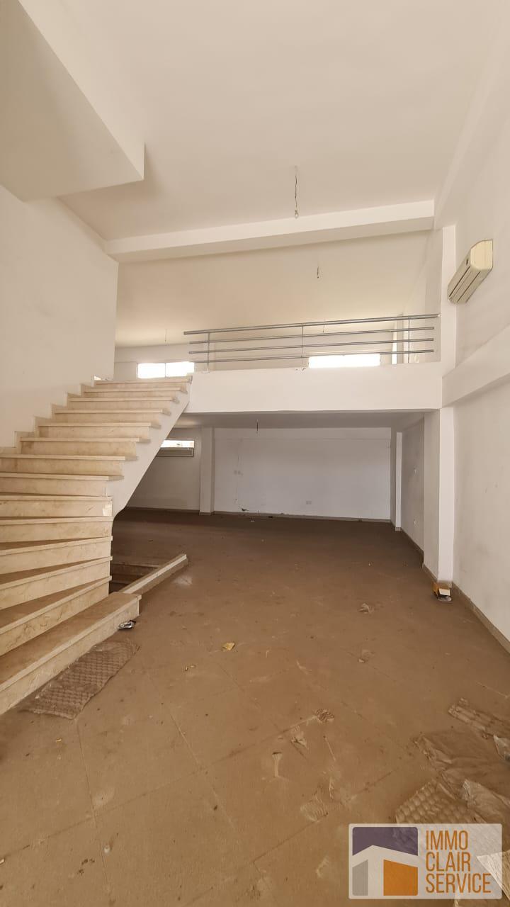 Commerce bien situé à vendre