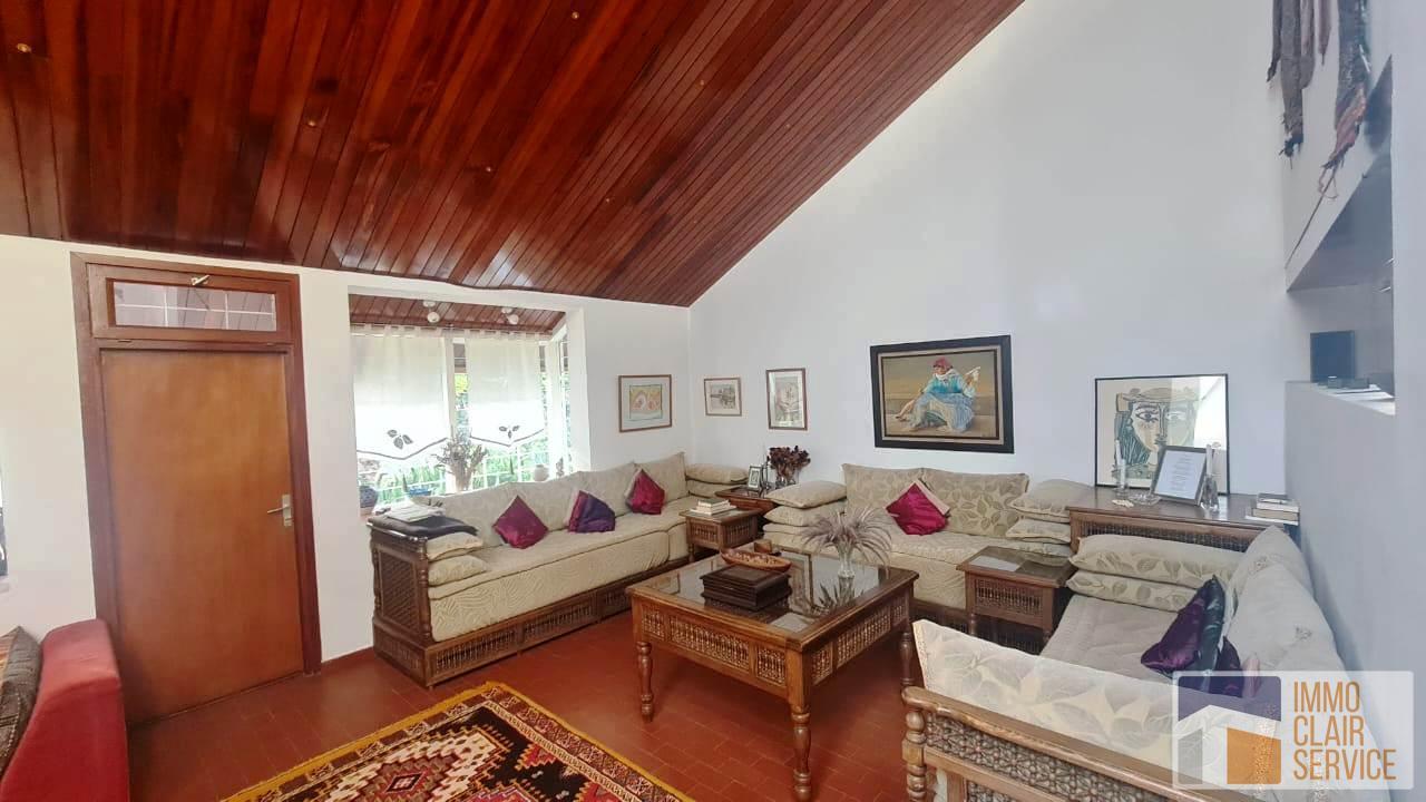 Villa à vendre dans un quartier résidentiel — 2