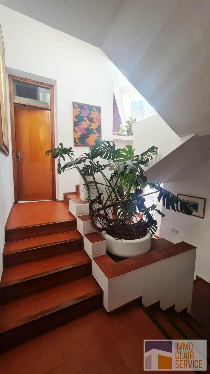 Villa à vendre dans un quartier résidentiel — 5