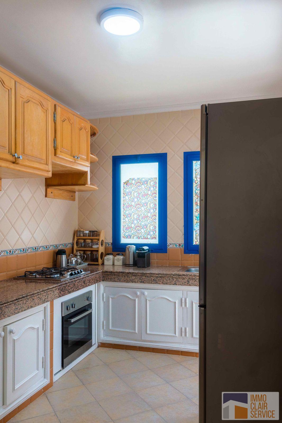 Villa bien située à vendre (Skirates Pllage) — 4
