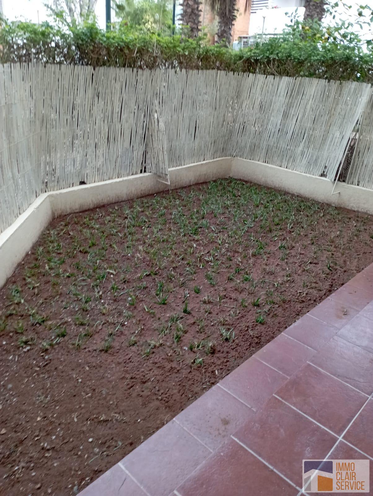 Contactez L'annonceur   [Réf. 15476] Location Appartement - Habitation  Bassatine Al-Menzeh - Rabat  Superficie : 110M2 Prix location :7 000 DH Appartement au Rez de chaussée en location 17km/Rabat.