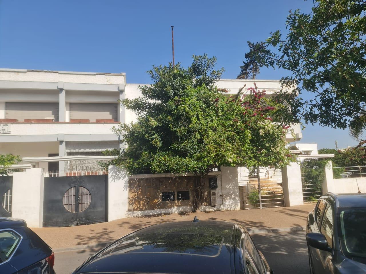 Villa à vendre sur une grande artère commerciale (haut Agdal) — 3