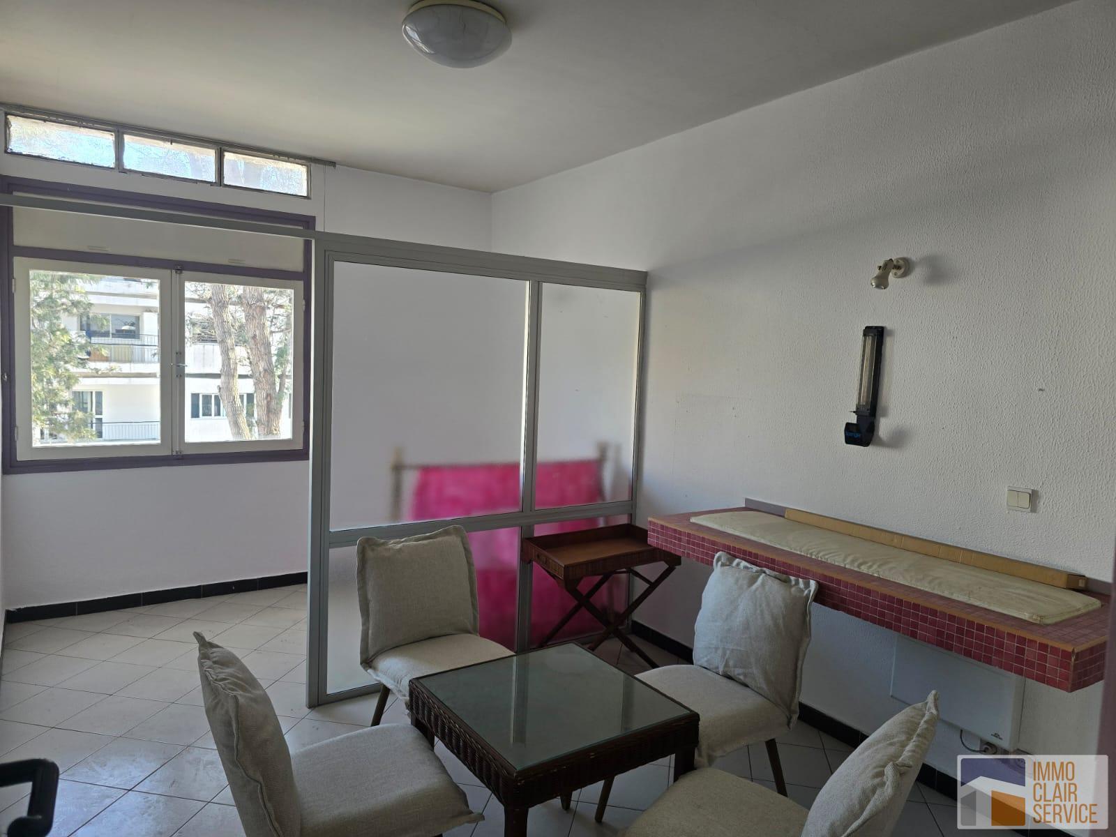 Vente Bureau prés de toutes commodités- Agdal — 2