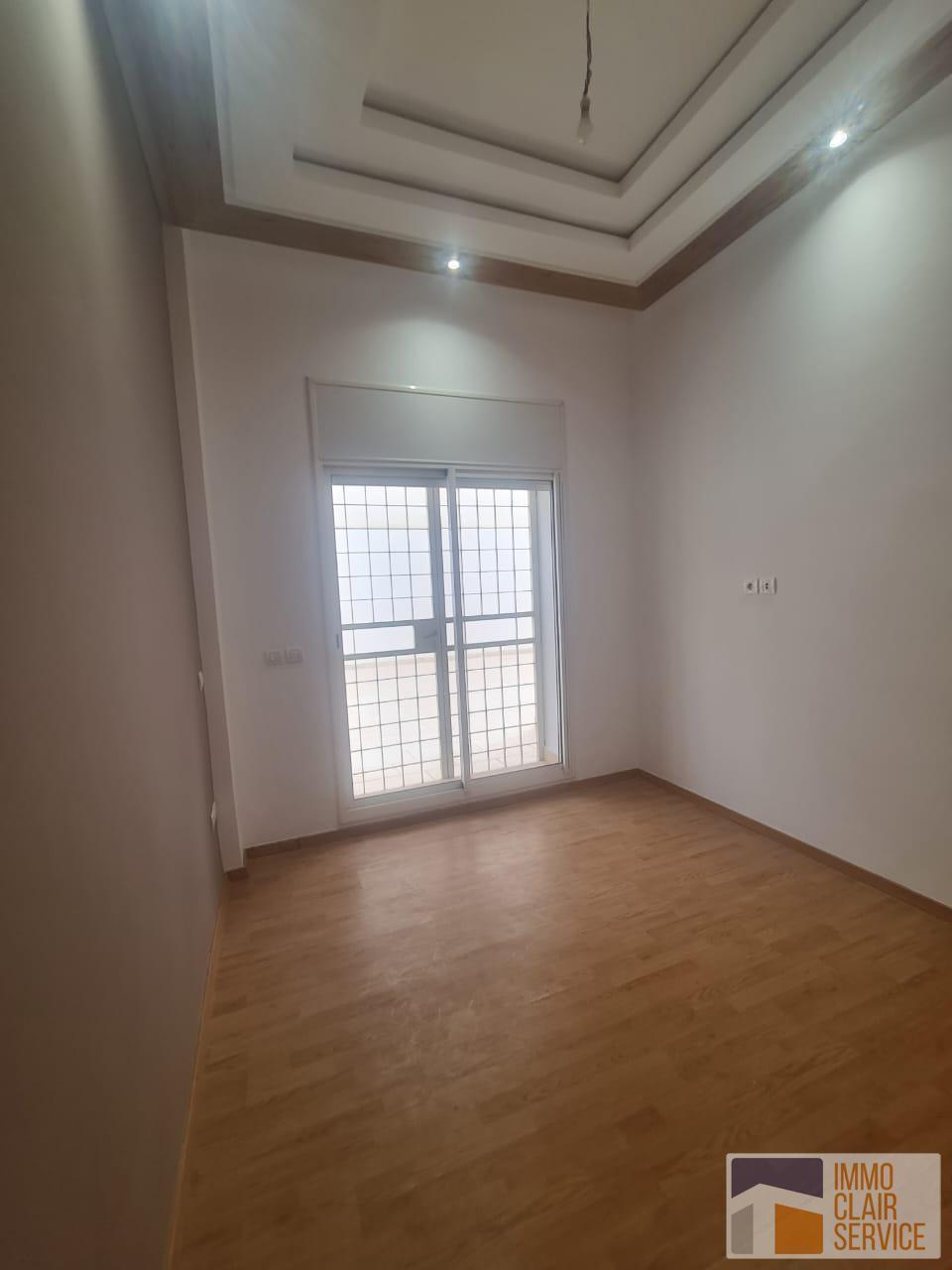 Appartement bien situé à louer — 3
