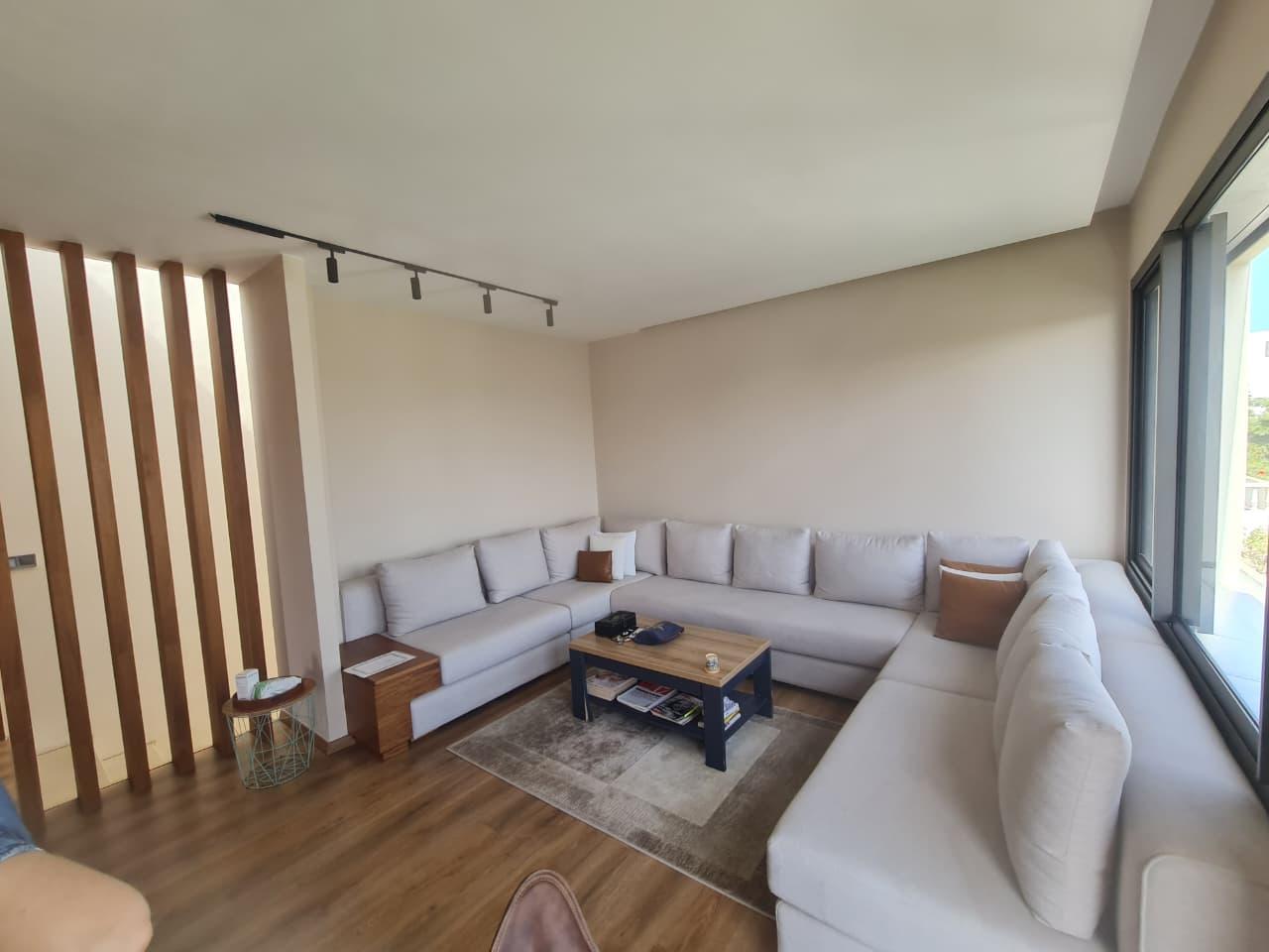 Très belle villa à louer moderne, neuve, avec piscine à proximité de la plage et du club nautique