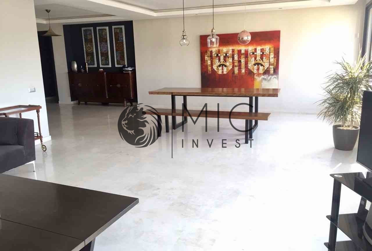 SUPERBE APPARTEMENT VIDE DE PRESTIGE DE 248 M² TOP SITUÉ — 2