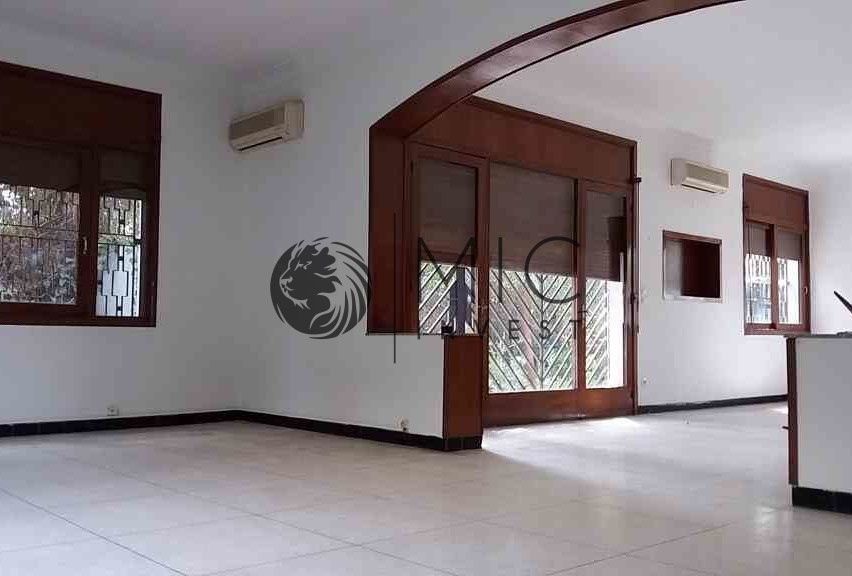 RARE VILLA DE 5 CHAMBRES SUR 1.200 M² A ERNEST RENAN — 5