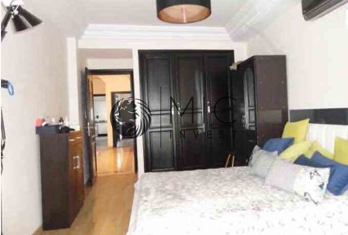 SUPERBE APPARTEMENT DE 161 M² ENTIÈREMENT RÉNOVÉ — 5