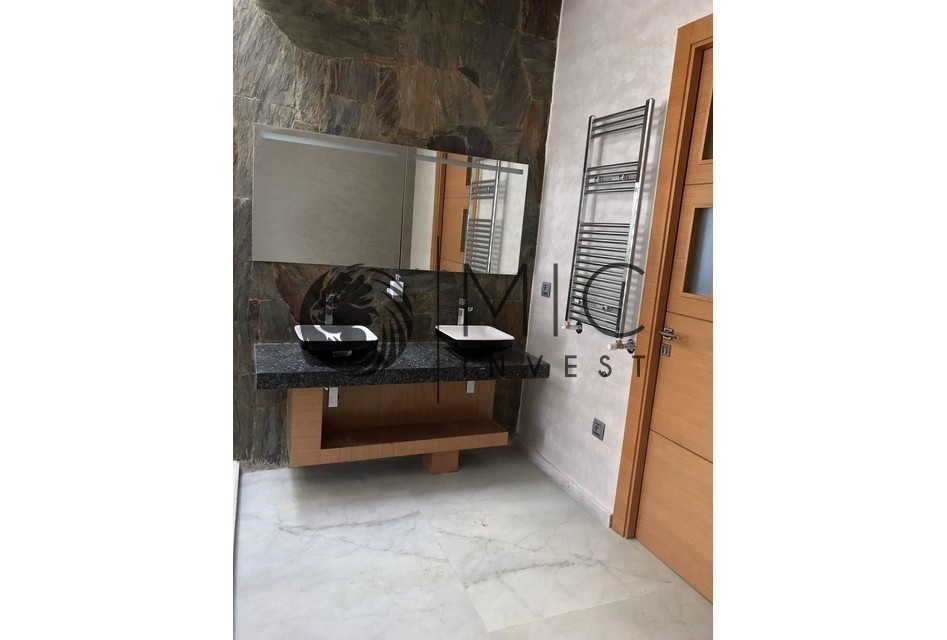 Villa 300 m² f Souissi — 10