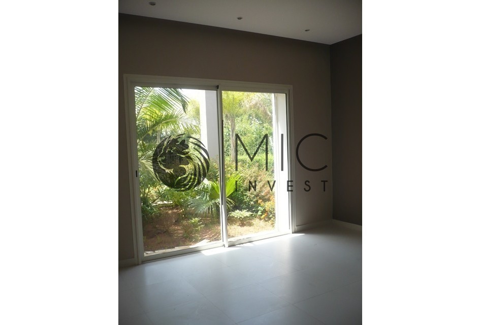 MAGNIFIQUE RDC DE VILLA AVEC PARC DE 1400 M² ET PISCINE — 4