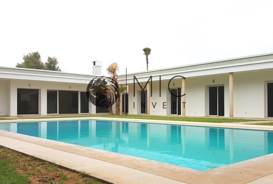 SUBLIME VILLA DE 650 M² AVEC 5 CHAMBRES ET PARC DE 1900 M²