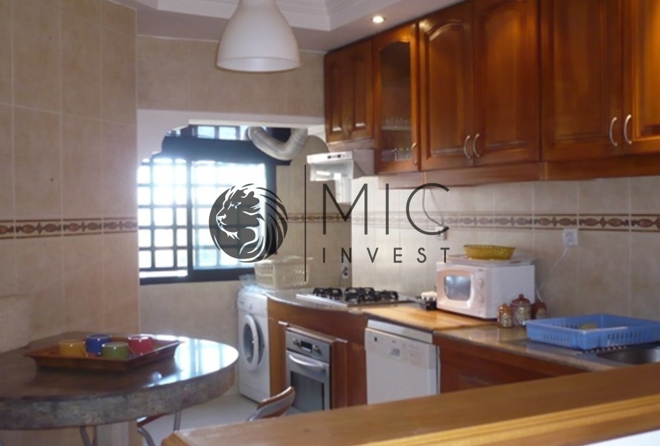 BEL APPARTEMENT MEUBLÉ DE 105 M² IDÉALEMENT SITUÉ — 4
