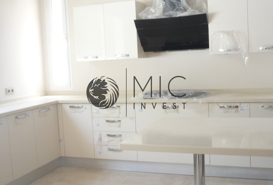 MAGNIFIQUE VILLA NEUVE DE PRESTIGE DE 860 M² SUR 1.800 M² — 3