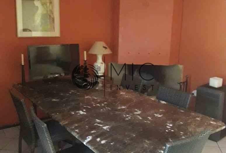 RARE VILLA EN RÉSIDENCE FERMÉE EN PLEIN CENTRE — 2