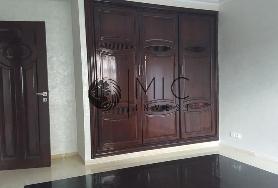 RARE APPARTEMENT DE PRESTIGE DE 210 M² IDÉALEMENT SITUÉ — 4