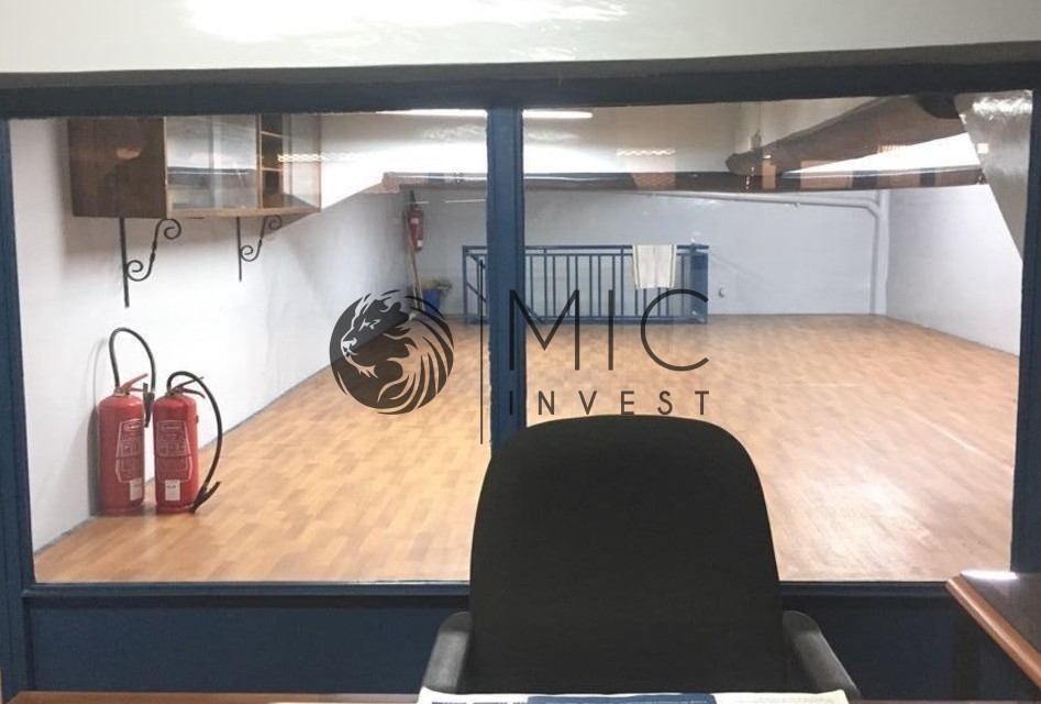 BEAU COMMERCE / DÉPÔT AMÉNAGÉ DE 180 M² — 5