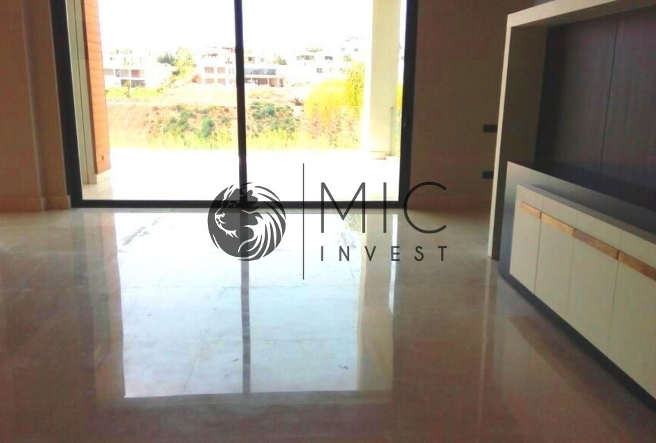 EXCEPTIONELLLE VILLA NEUVE DE 1.700 M² SUR 4.000 M² — 2