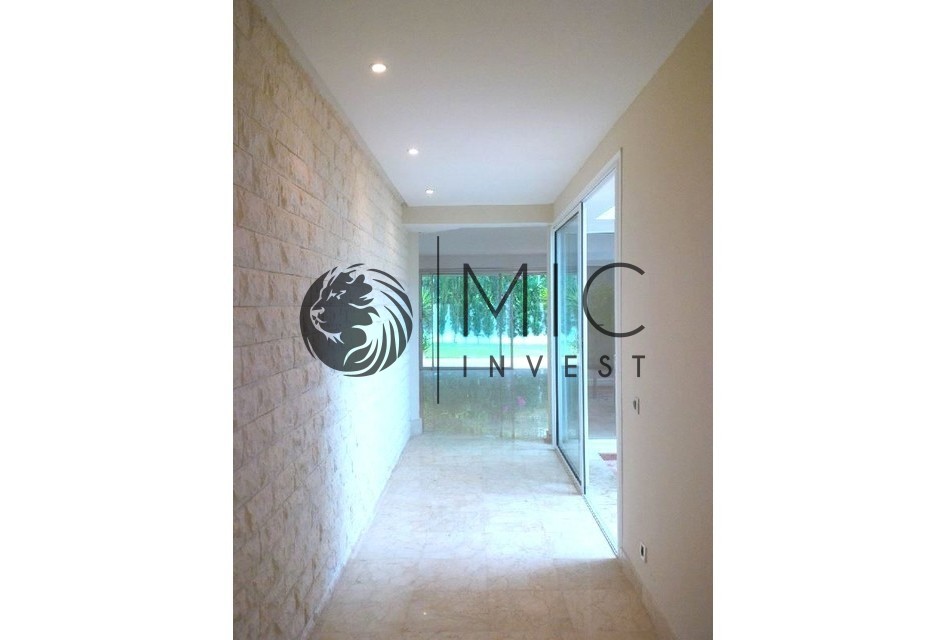 SUPERBE VILLA DE 883 M² EN RÉSIDENCE FERMÉE DE PRESTIGE — 4