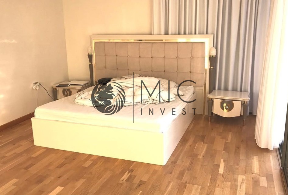 MAGNIFIQUE VILLA DE 380 M² EN FRONT DE GOLF AVEC PISCINE — 6
