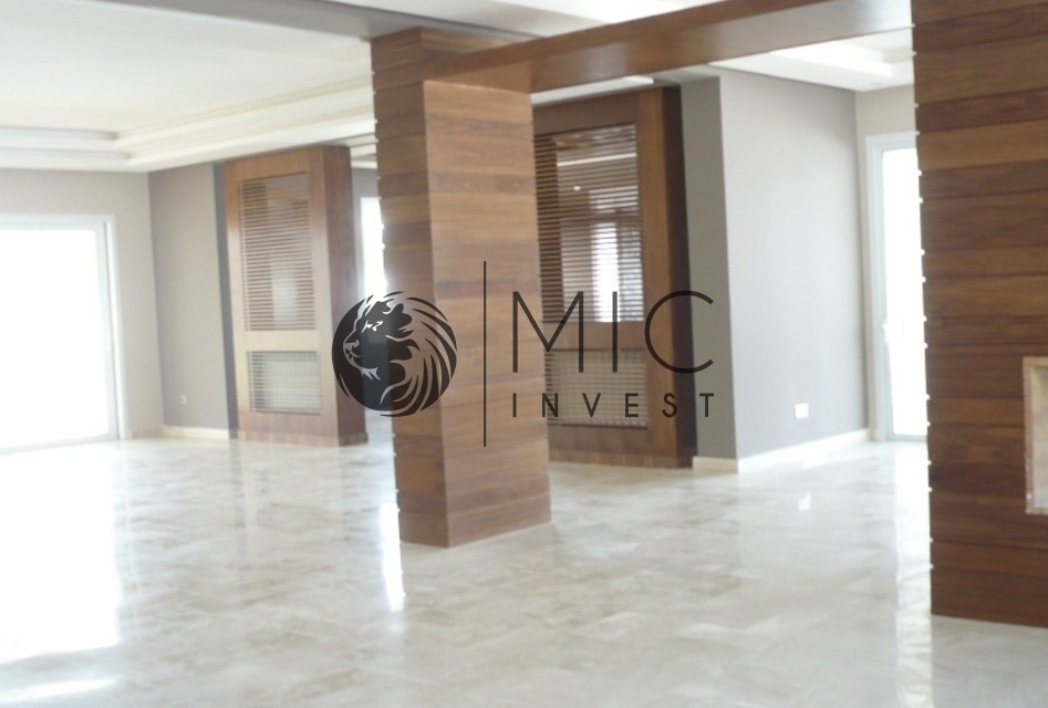MAGNIFIQUE VILLA NEUVE DE PRESTIGE DE 860 M² SUR 1.800 M² — 2