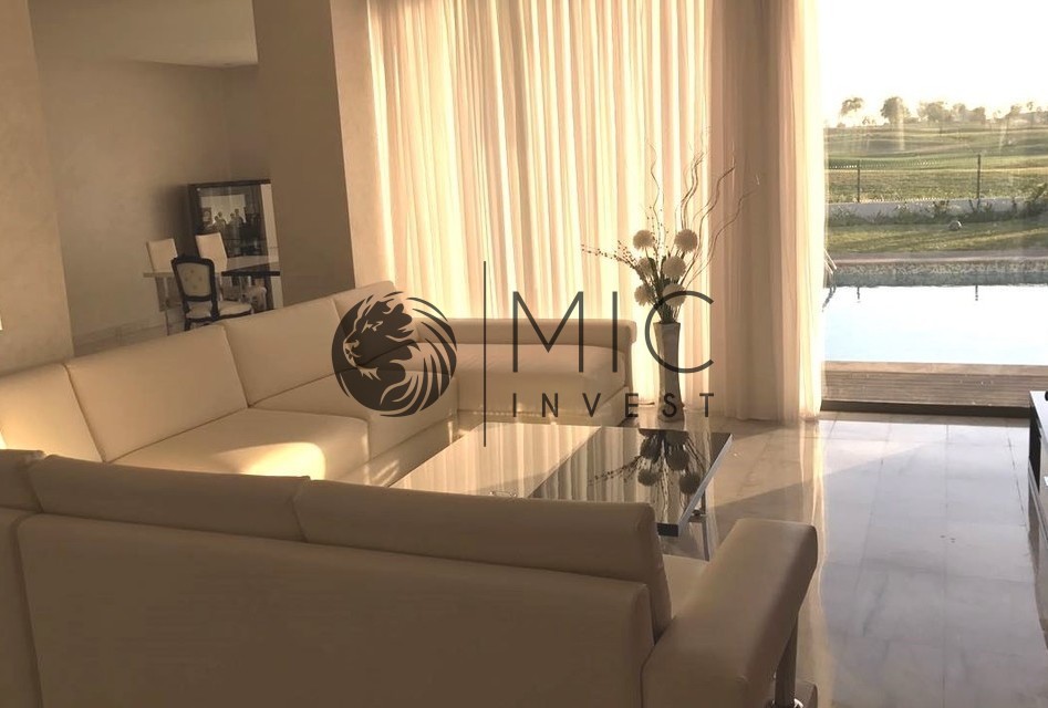 MAGNIFIQUE VILLA DE 380 M² EN FRONT DE GOLF AVEC PISCINE — 3