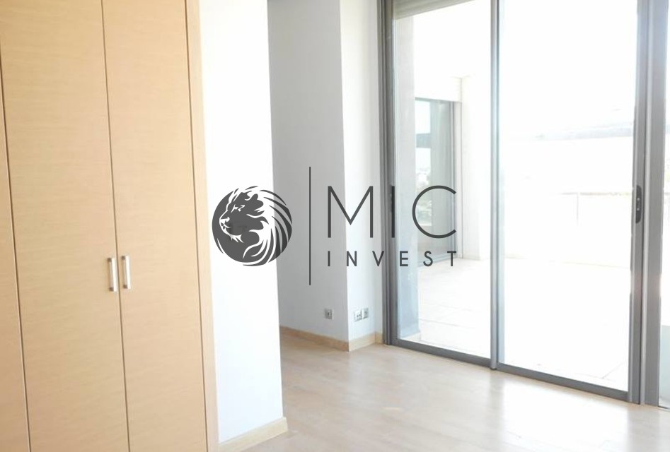 VILLA NEUVE DE 300 M² SUR 371 M² DE TERRAIN — 4