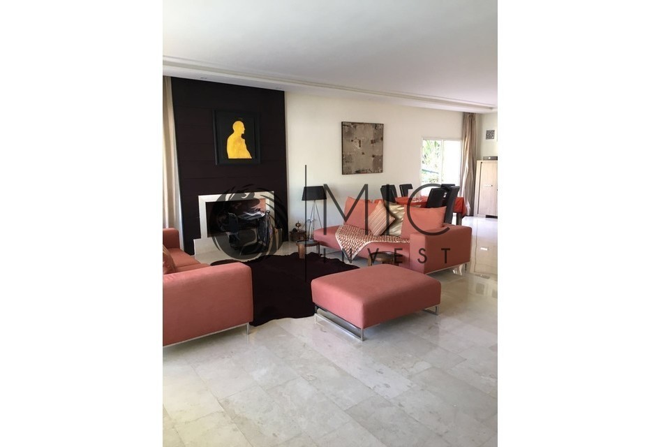 MAGNIFIQUE VILLA MEUBLÉE SUR 700 M² DE PARC PROCHE GOLF — 2