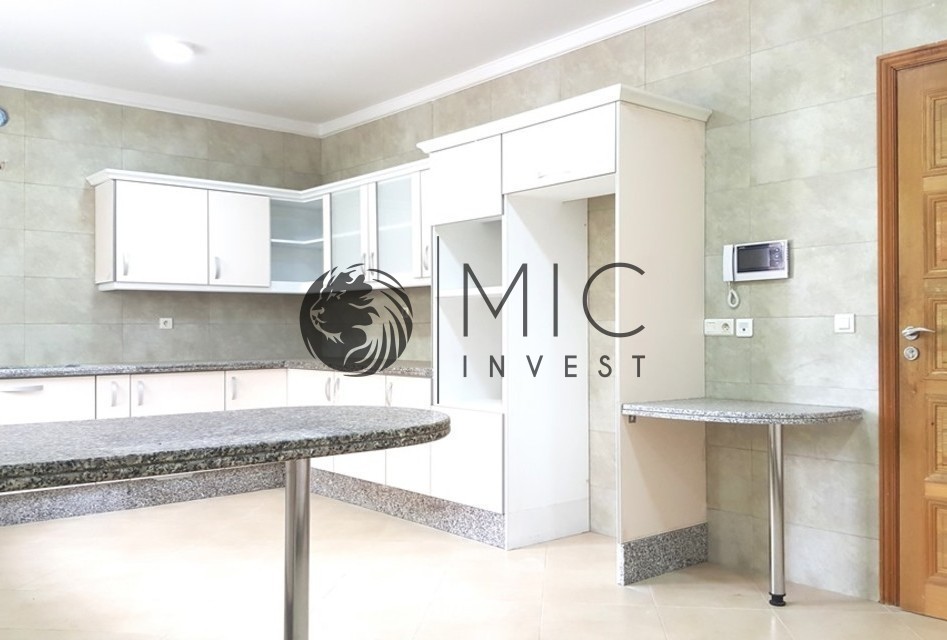 Villa 650 m² à Ambassadeurs — 10
